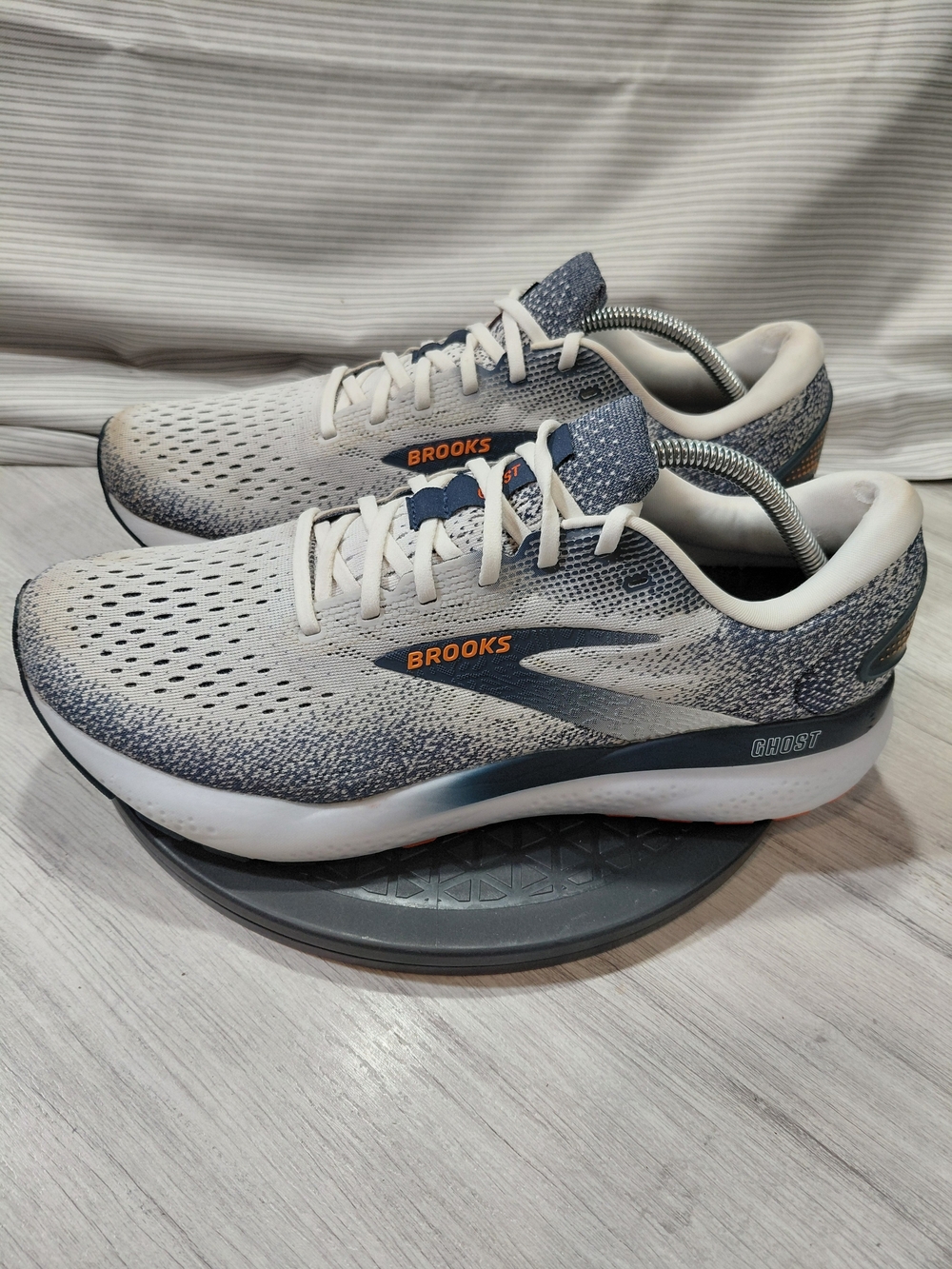 Brooks Ghost 16 Men's Running Shoes - White & Navy Peacock Orange SIZE 12